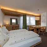 Seraina Hotel