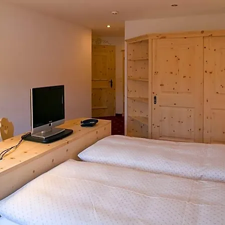 Seraina Hotel