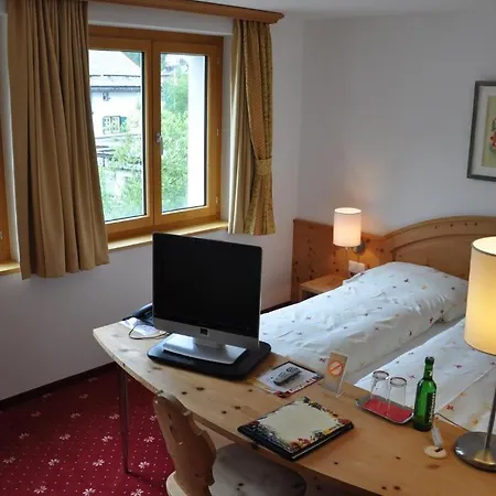 Seraina Hotel 3*