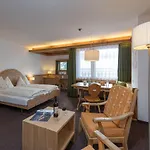 Hotel Seraina 3*