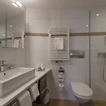 Seraina Hotel