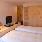 Seraina Hotel 3*