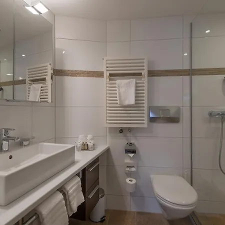 Seraina Hotel