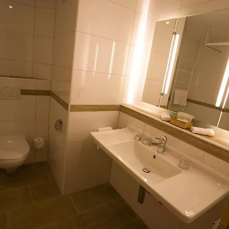 Seraina Hotel
